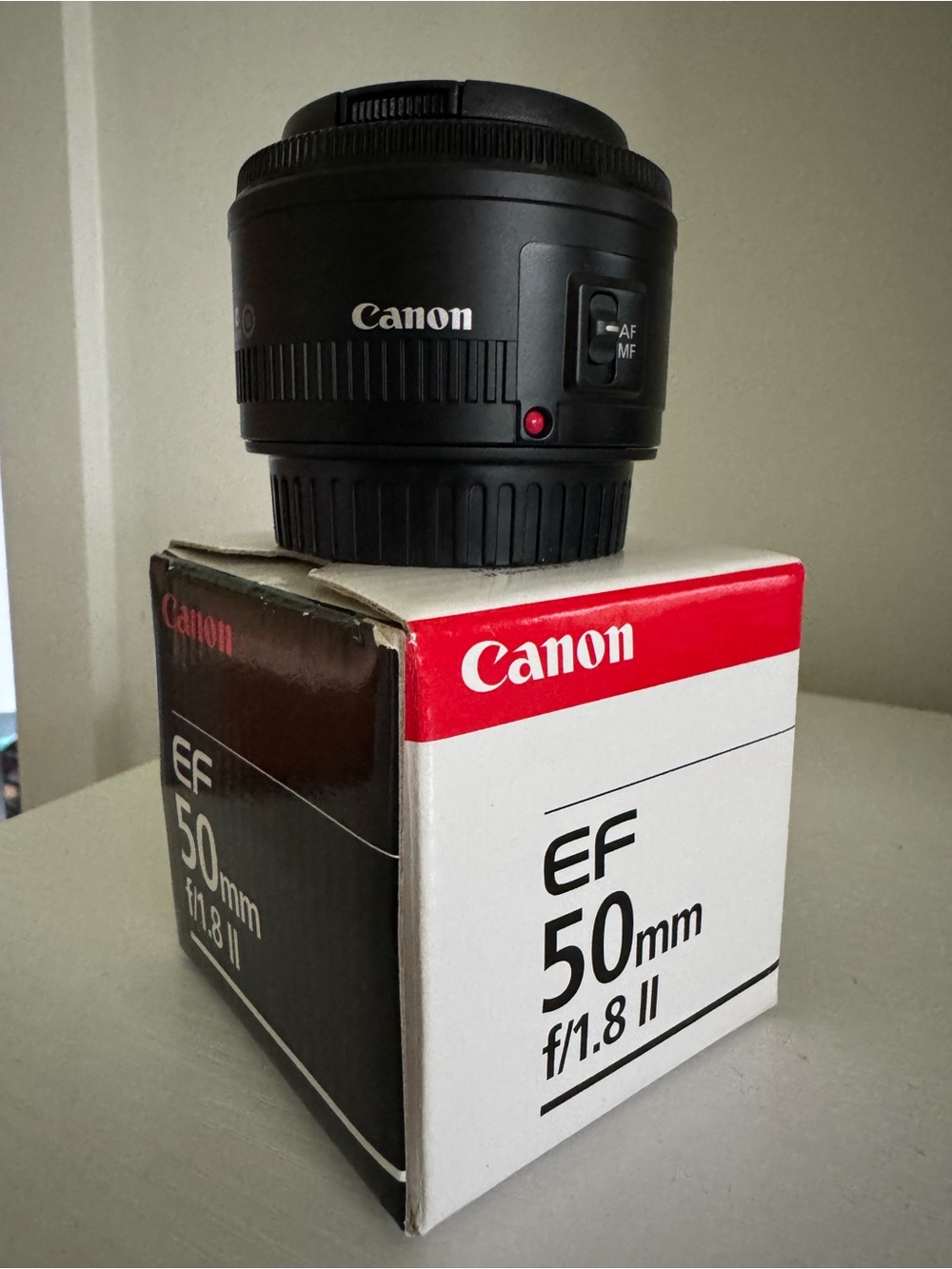 Canon EF 50mm f/1.8 II Lens LIKE NEW IN BOX